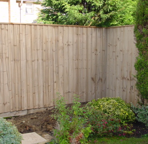 How to install a closed board fence